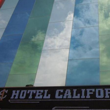 California Hotel Jakarta Eksteriør billede