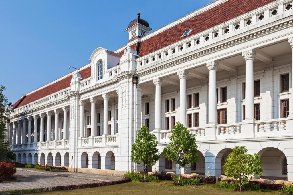 California Hotel Jakarta Eksteriør billede