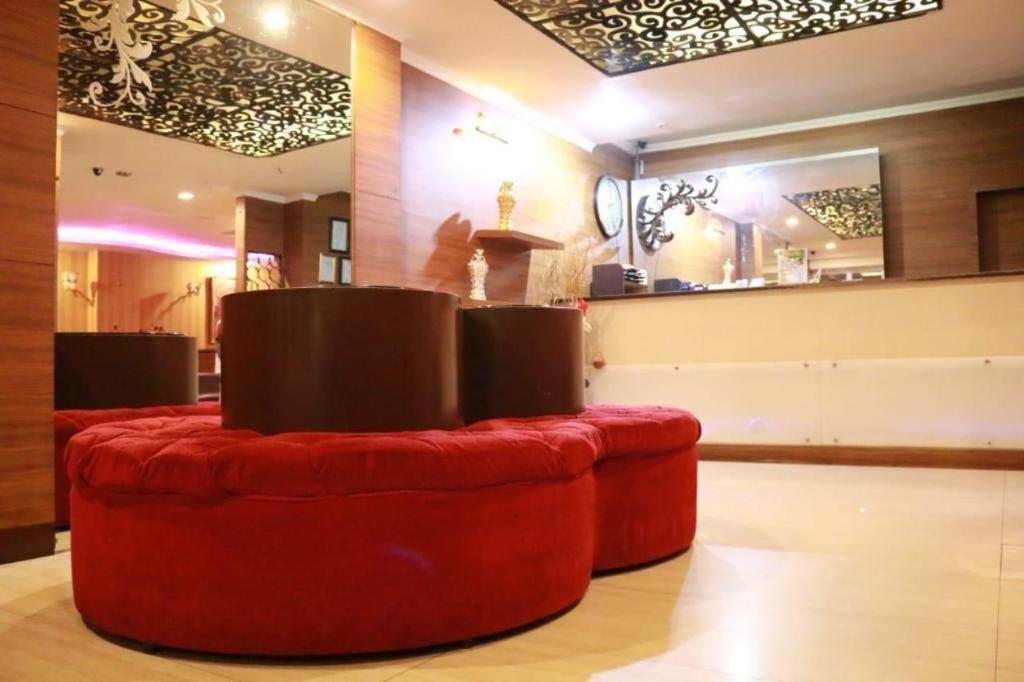 California Hotel Jakarta Eksteriør billede
