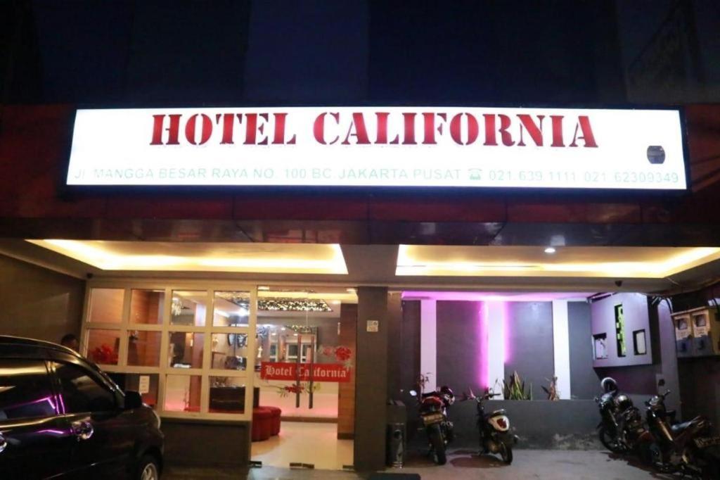 California Hotel Jakarta Eksteriør billede