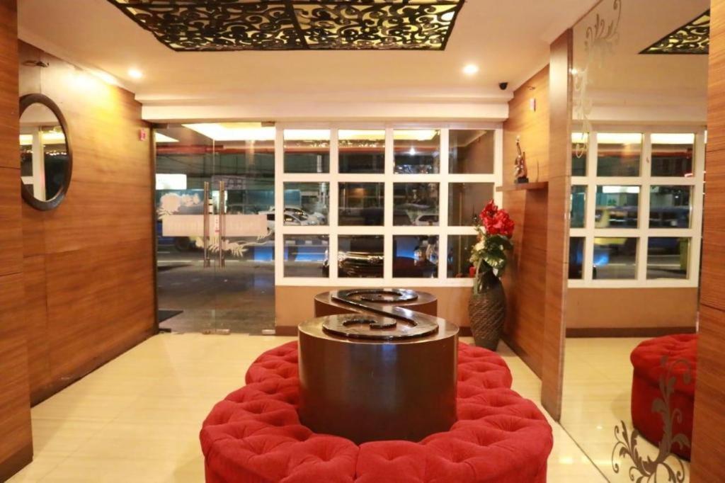 California Hotel Jakarta Eksteriør billede
