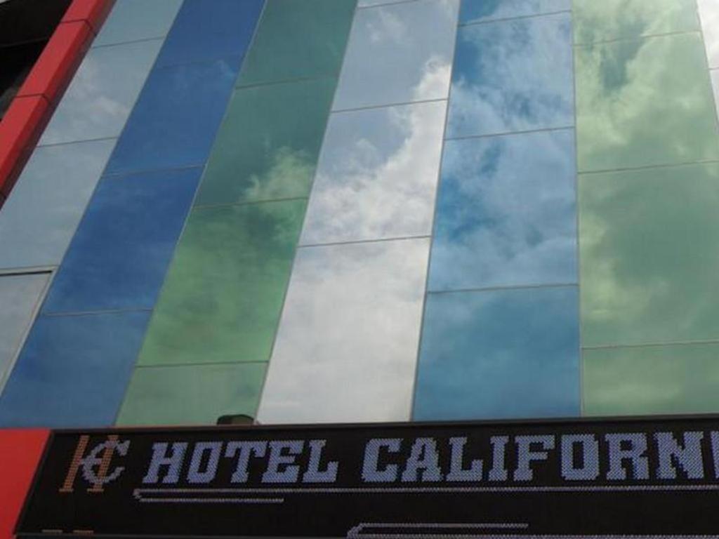 California Hotel Jakarta Eksteriør billede