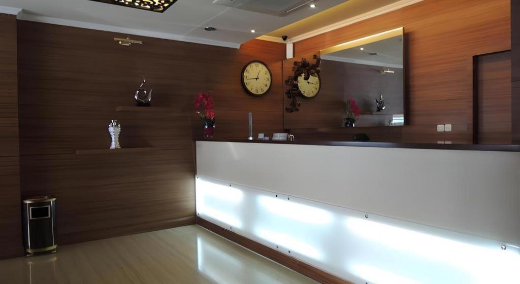 California Hotel Jakarta Eksteriør billede