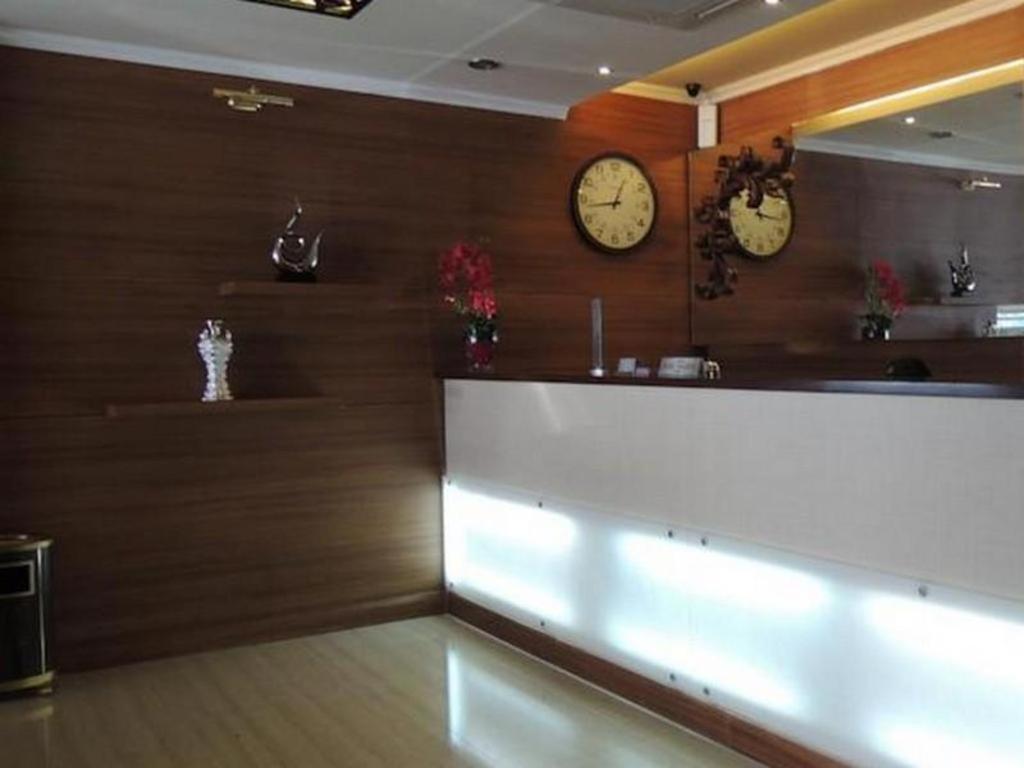 California Hotel Jakarta Eksteriør billede