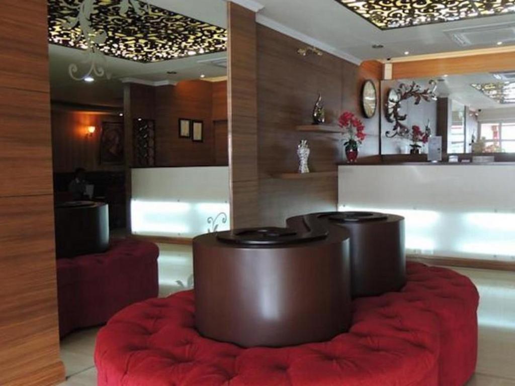California Hotel Jakarta Eksteriør billede