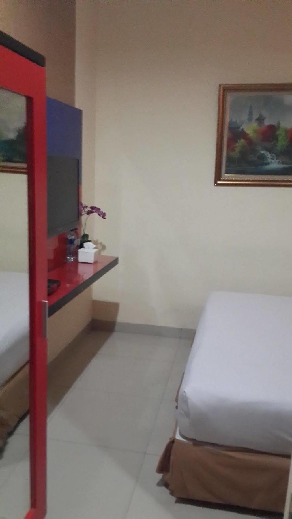 California Hotel Jakarta Eksteriør billede