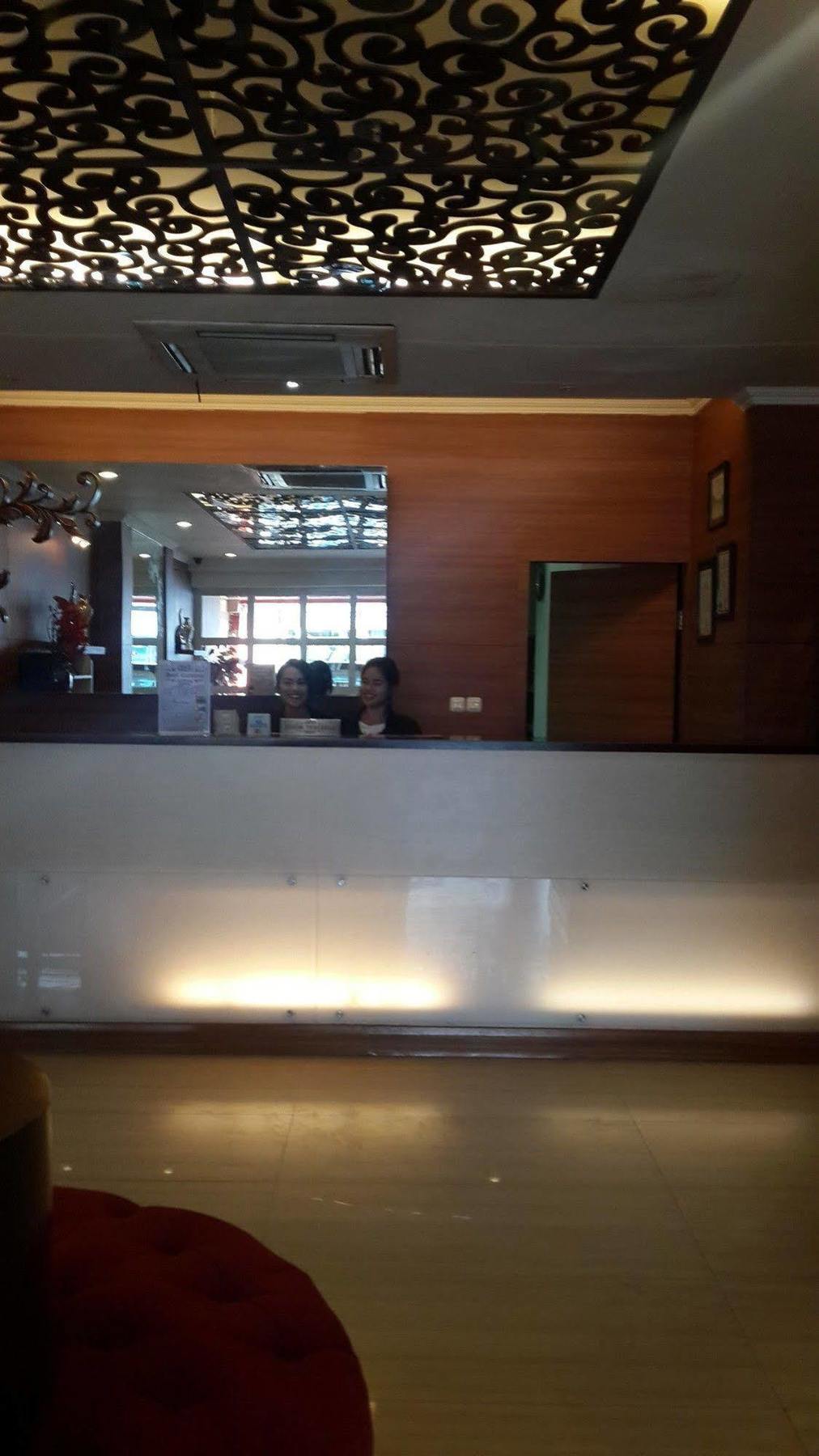 California Hotel Jakarta Eksteriør billede
