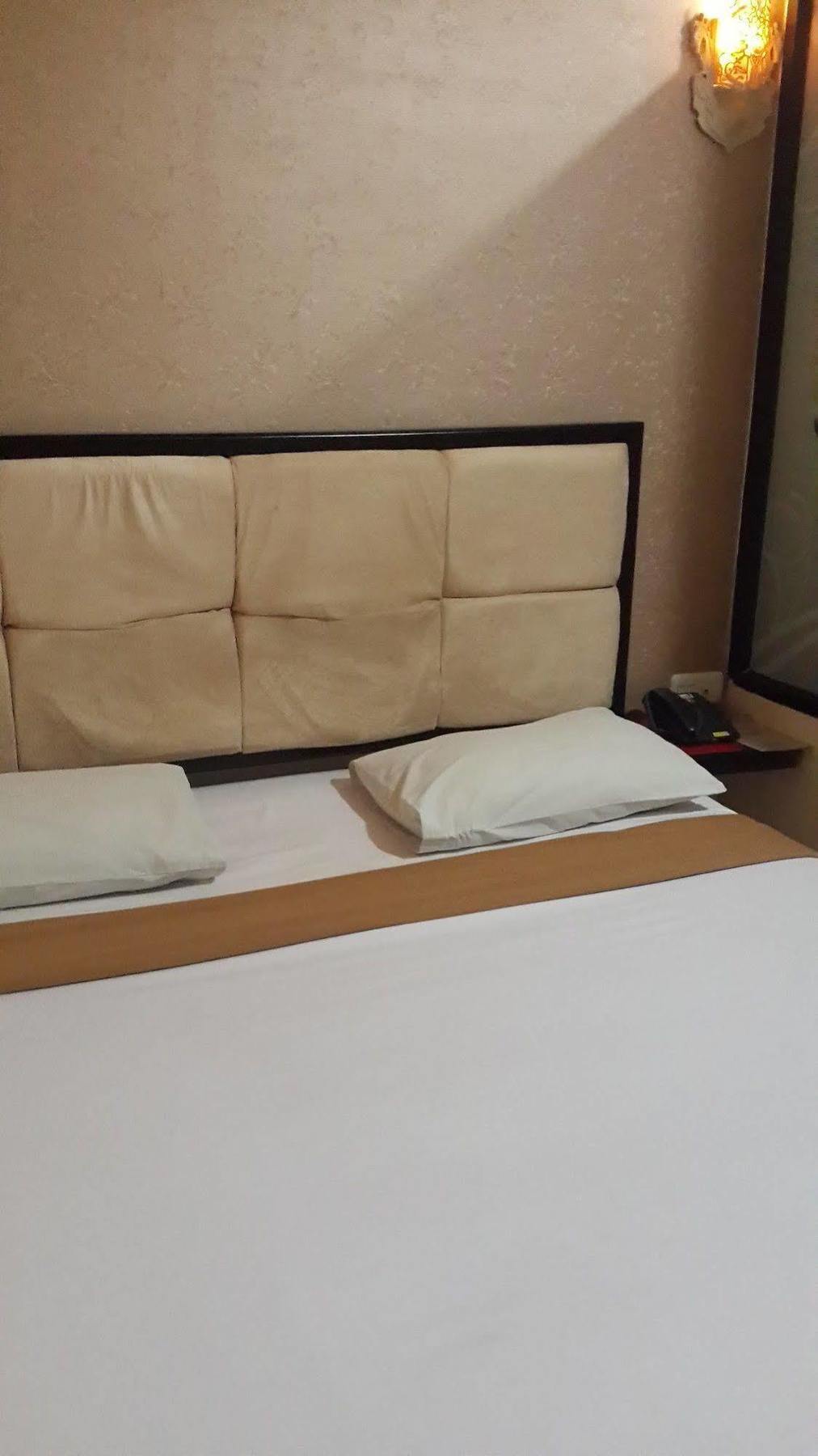 California Hotel Jakarta Eksteriør billede